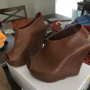 Madden Girl Wedges